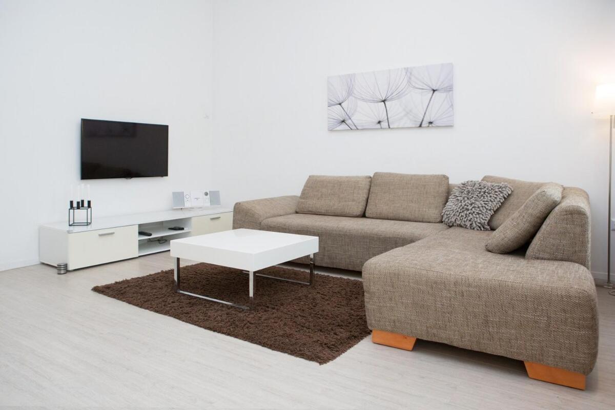 Stylish At Station Apartment Dusseldorf