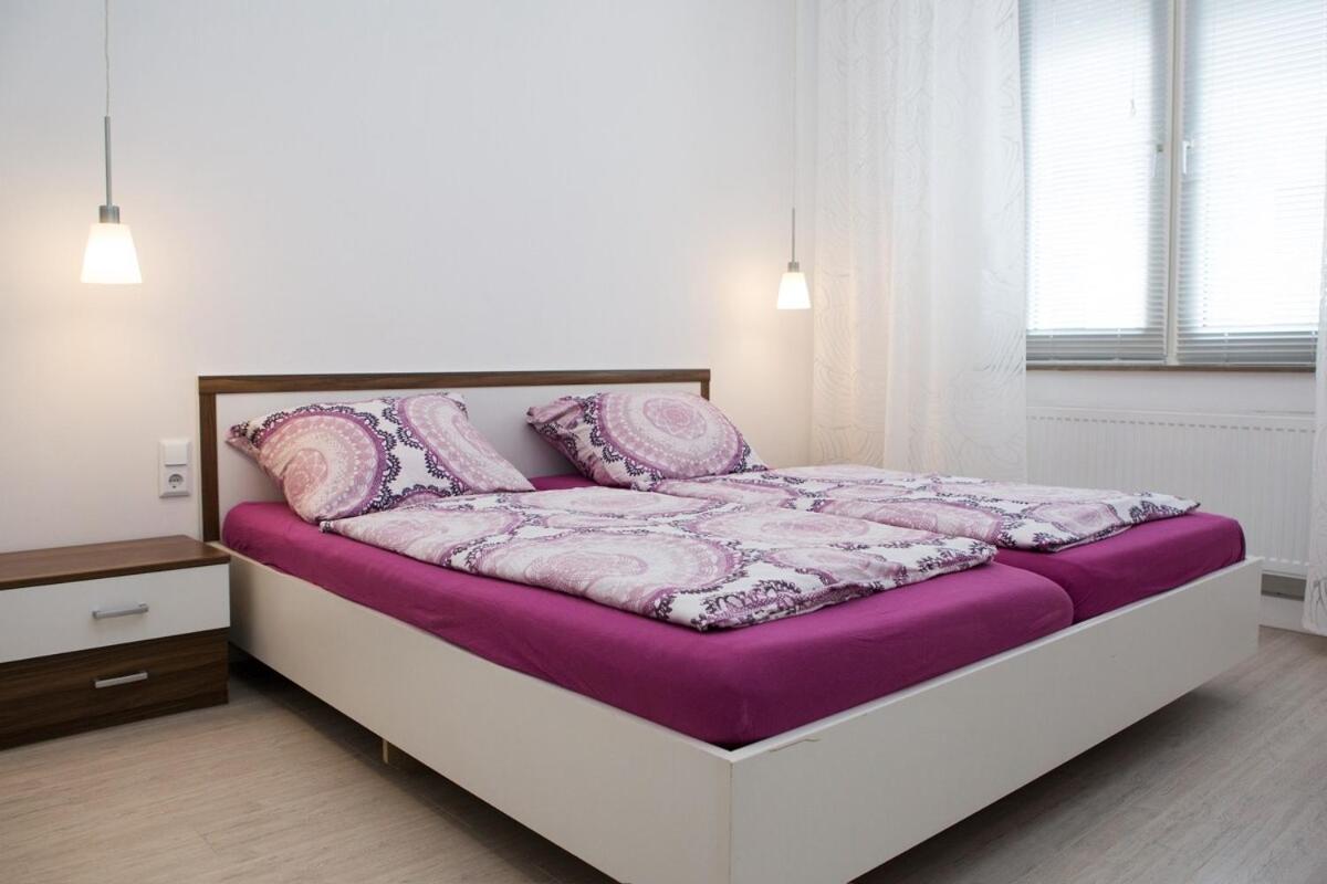 Stylish At Station Apartment Düsseldorf